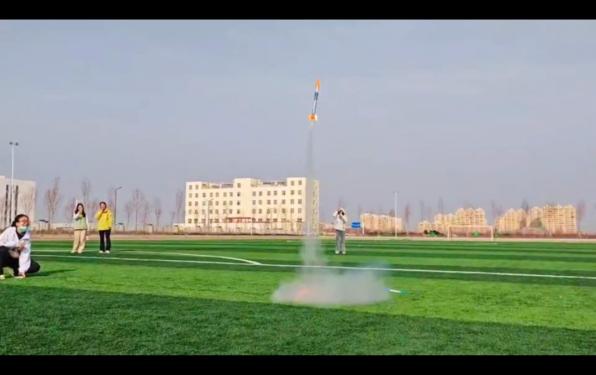 以实践强技能 以航模启新知—石...