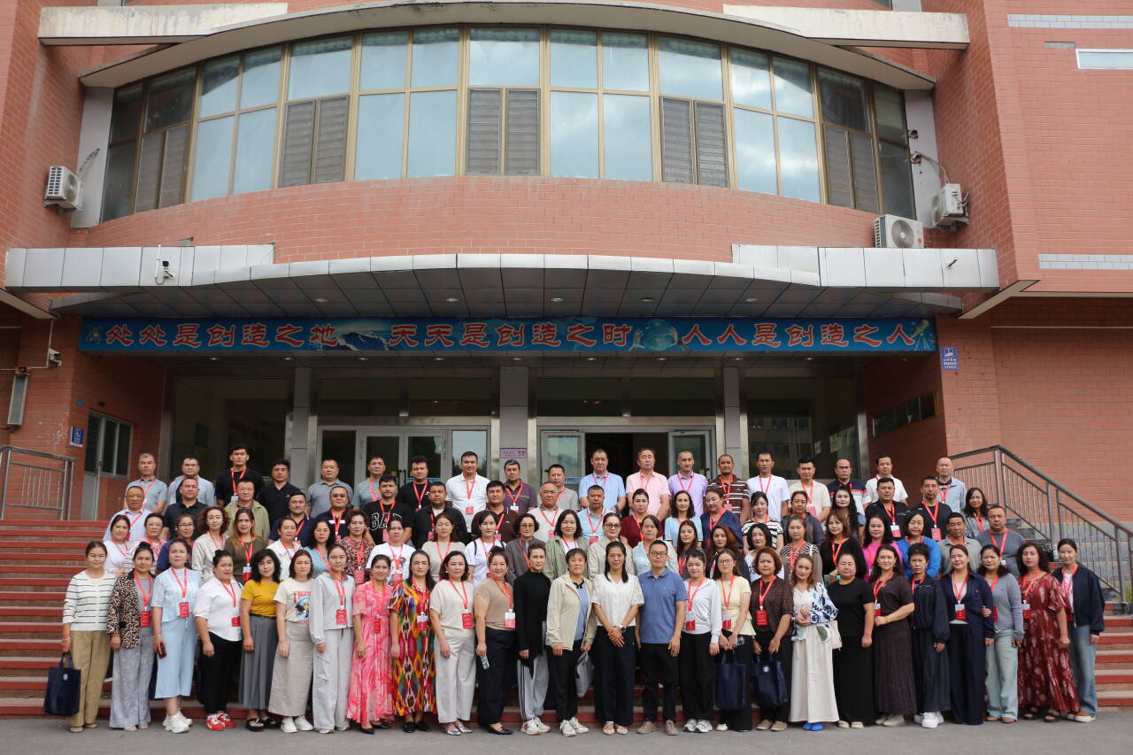 深耕语言文化沃土共铸中华民族共...